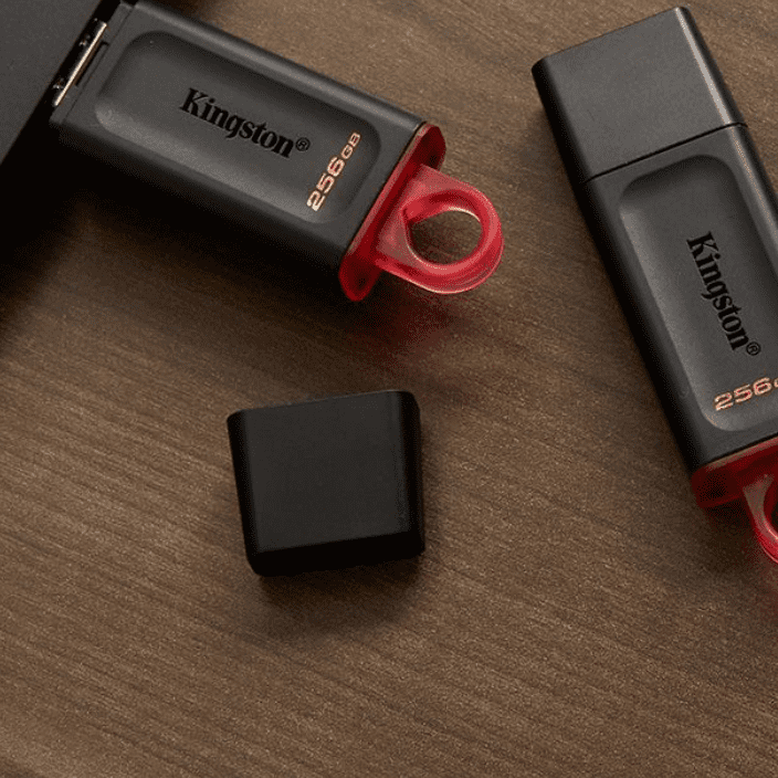Flash Drive USB 3.2 Kingston Data Traveler Exodia-DTX Black-3.png