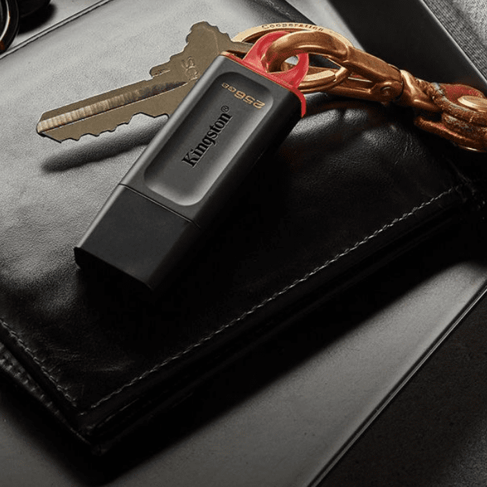 Flash Drive USB 3.2 Kingston Data Traveler Exodia-DTX Black-2.png